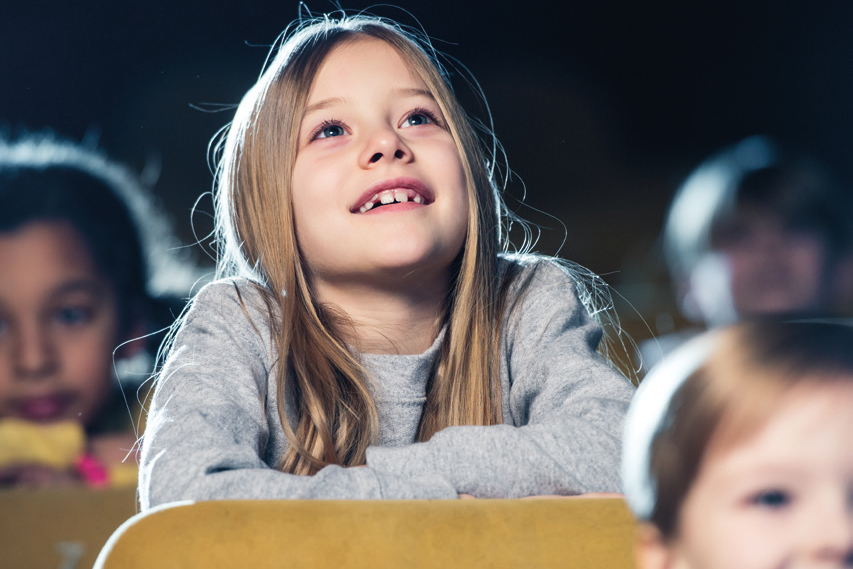 Photo d'enfant au cinéma