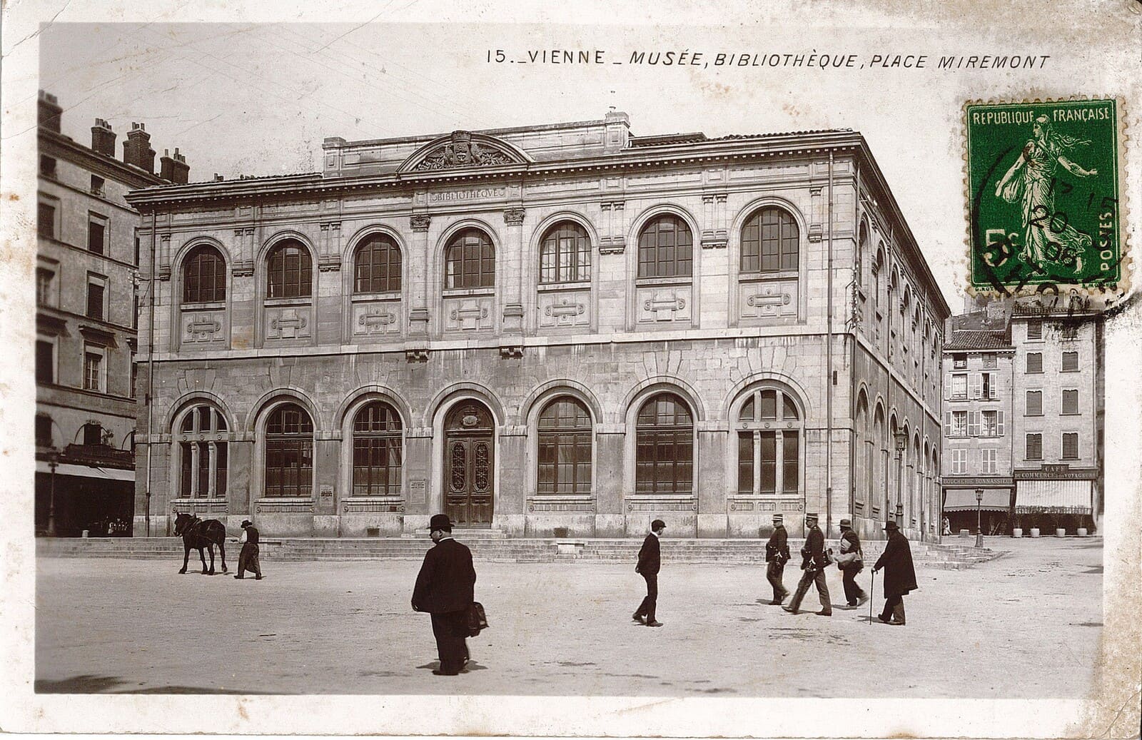 Bibliothèque Bâtiment Place Miremont